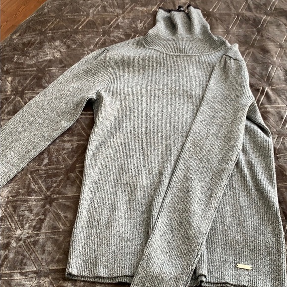 Calvin Klein turtleneck - Picture 2 of 5